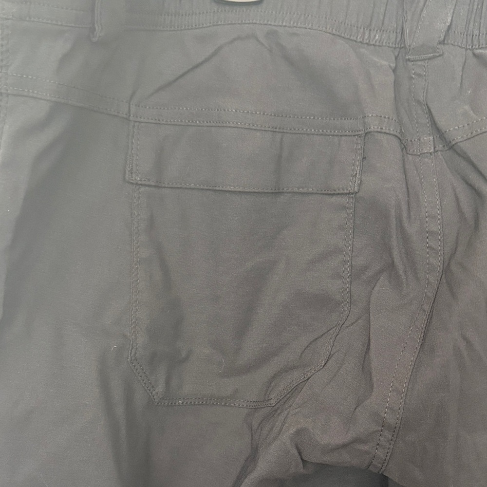 Duluth Trading Co Women's Nylon Stretch Cargo Pants in Black - Picture 5 of 8
